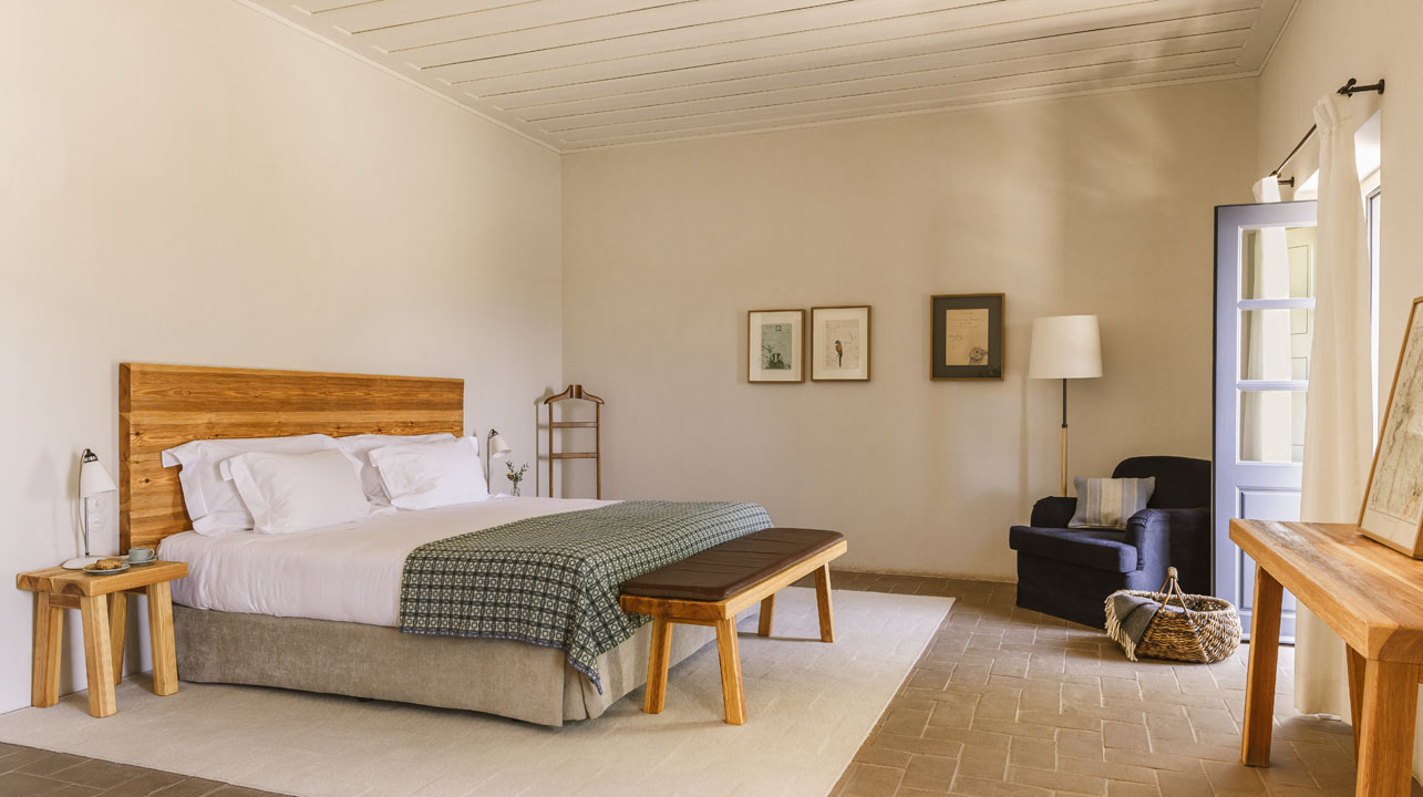 Courtyard room
