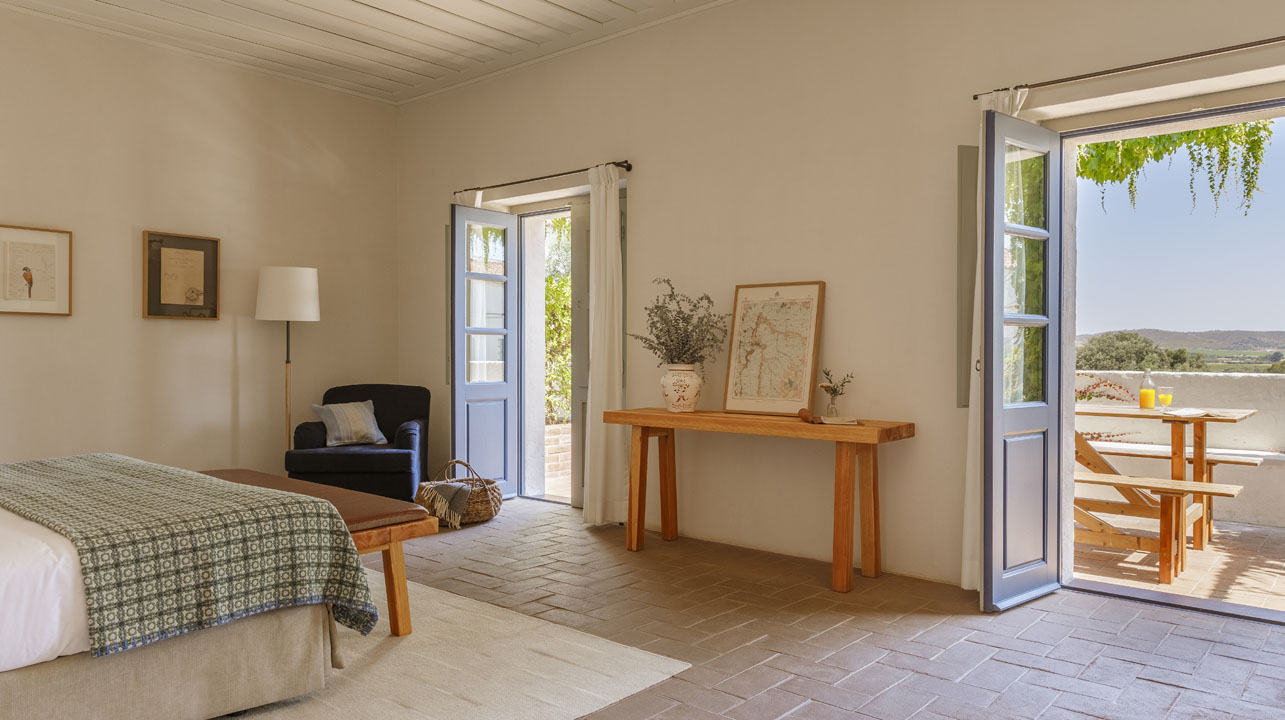 courtyard room