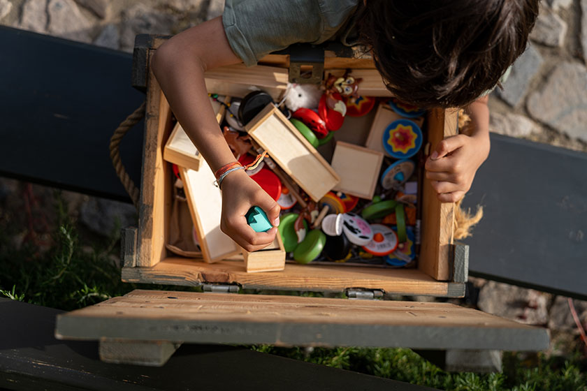 kids treasure hunting