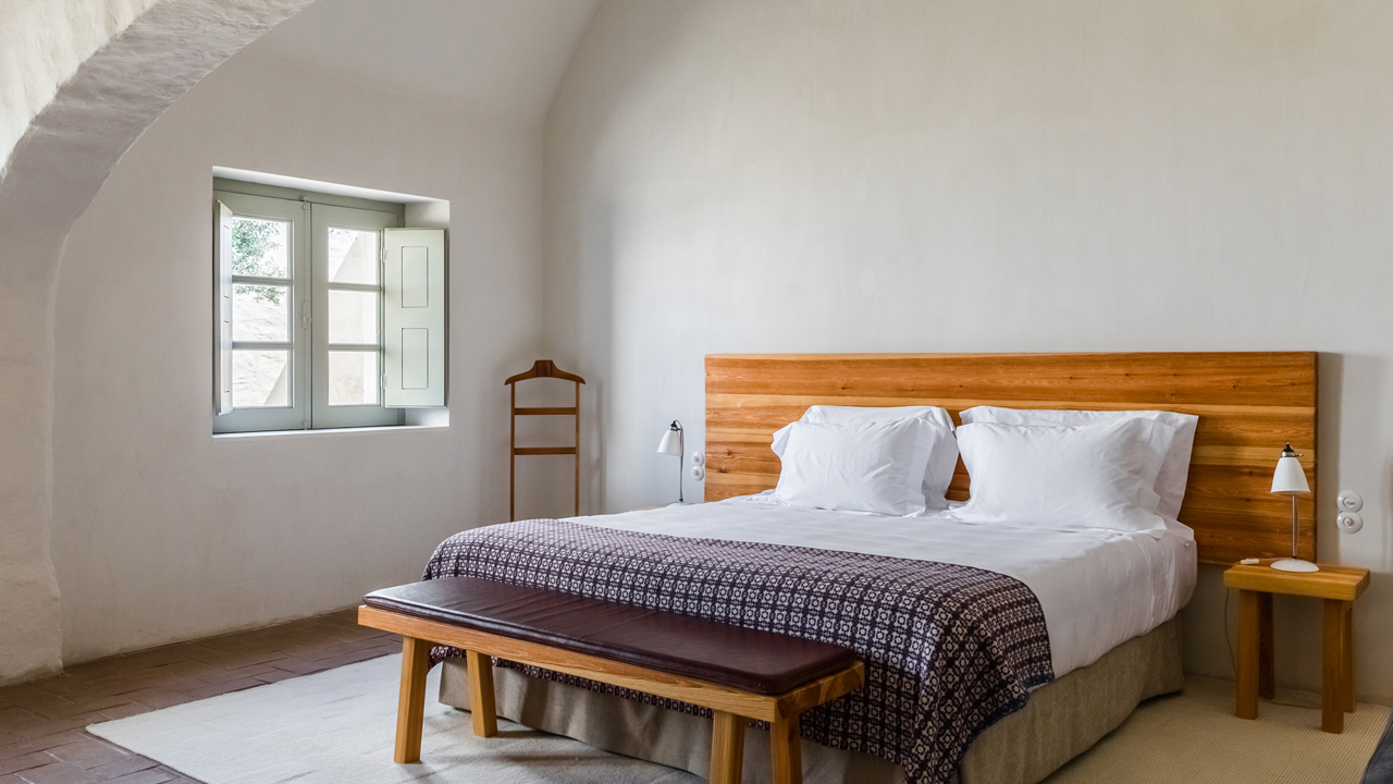 cottage guest room