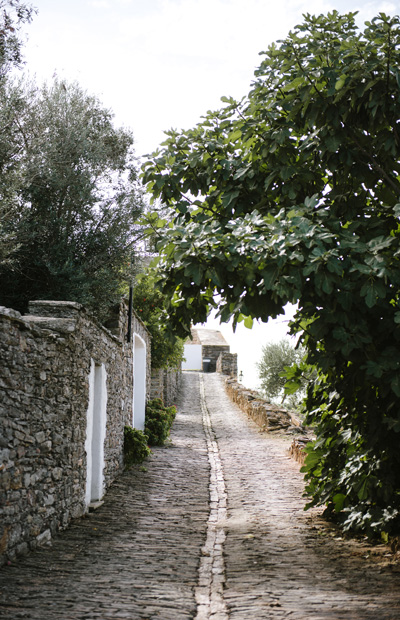 monsaraz cobbled street